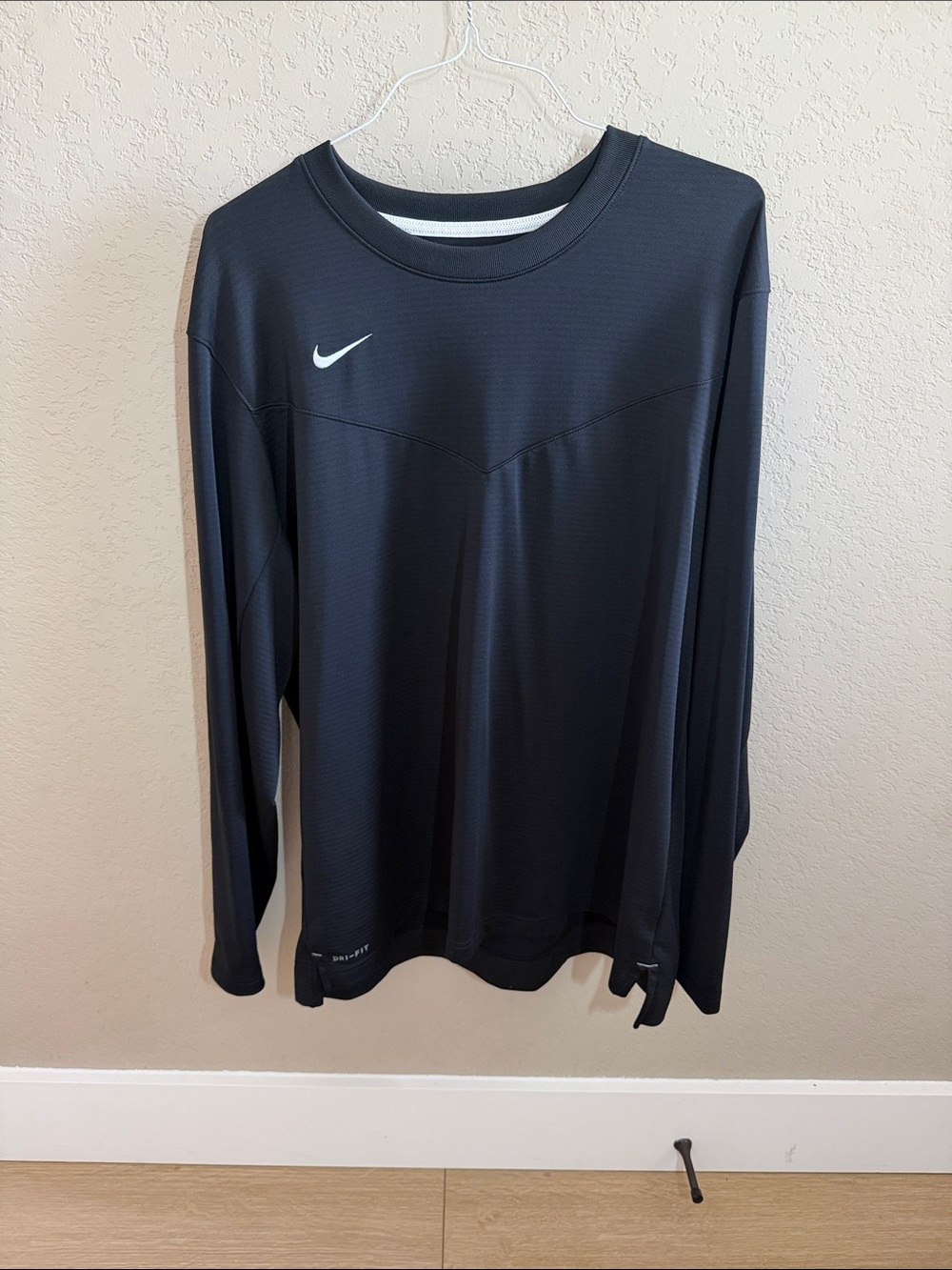 Nike Black Long-Sleeve Crew Athletic Top with White Swoosh